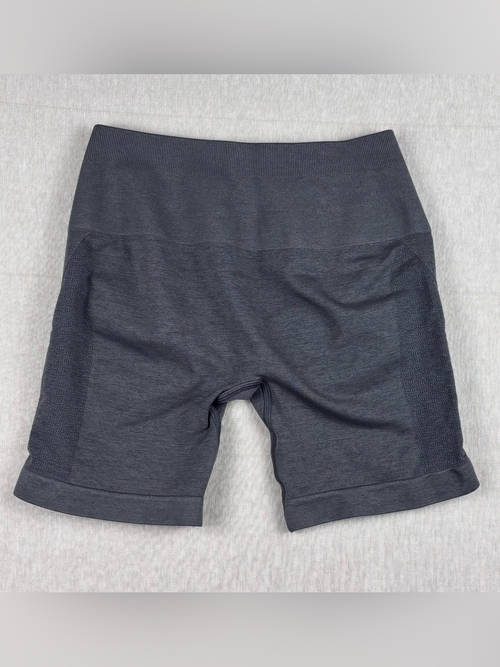 Alphalete Seamless Scrunch Biker Shorts Gray High Rise Gym Yoga Medium
